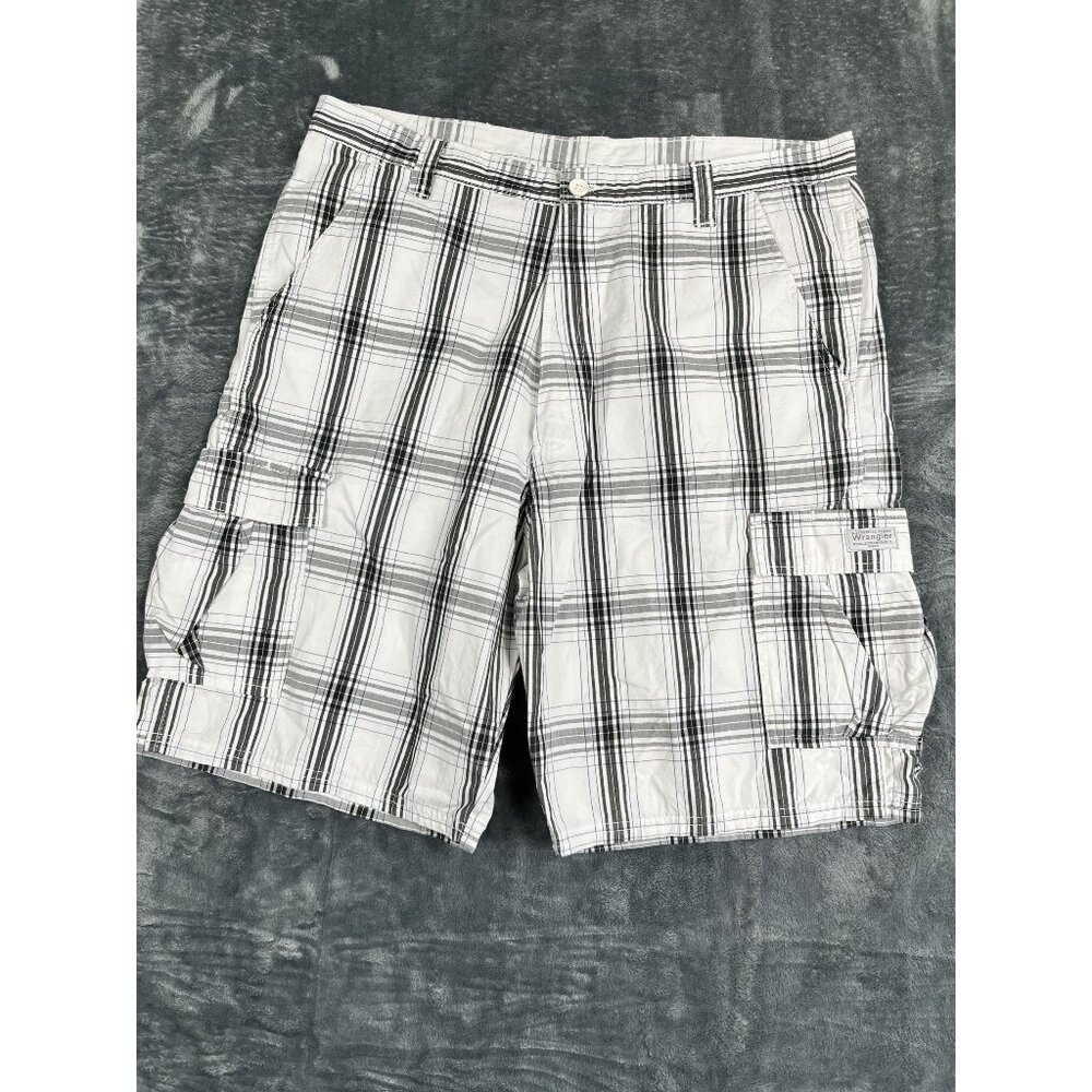 Wrangler Mens Cargo Shorts Black/White Plaid Pattern 38 Relaxed Fit 100% Cotton